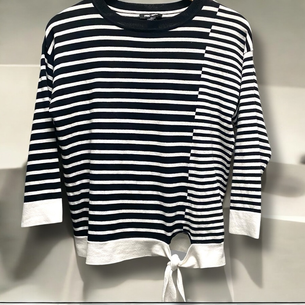Spring & Mercer Black/Cream Stripe Tie Waist Sweater Top‎